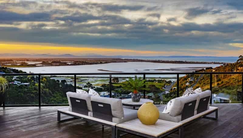 15 Omeo Crescent, Redcliffs