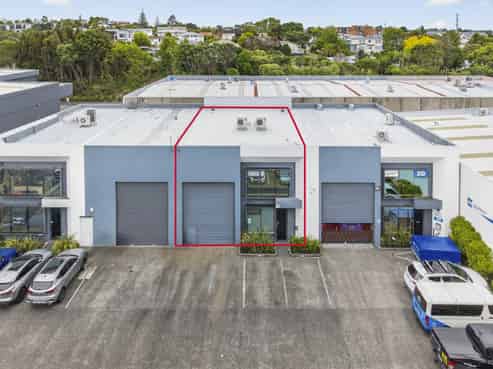 Quality and location – 279sqm office/warehouse