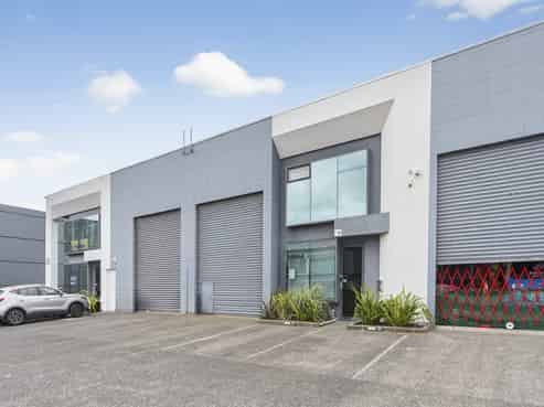 Quality and location – 279sqm office/warehouse