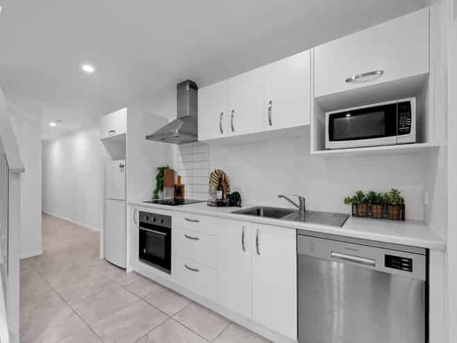 8/113 Knighton Road, Hillcrest