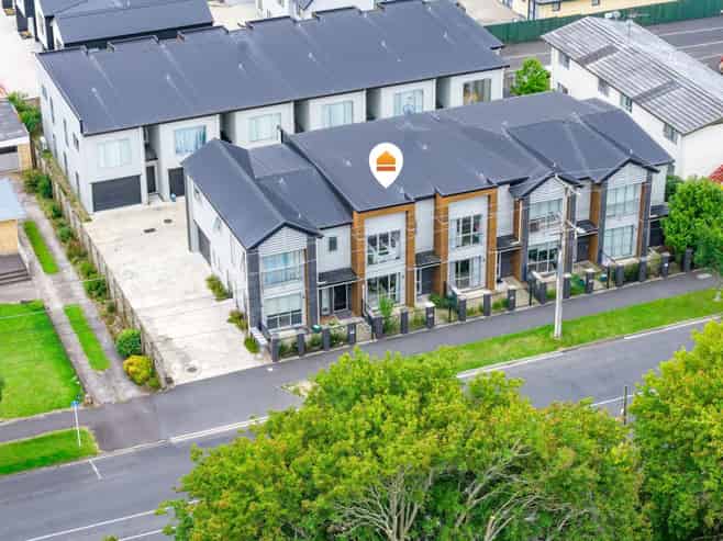 8/113 Knighton Road, Hillcrest