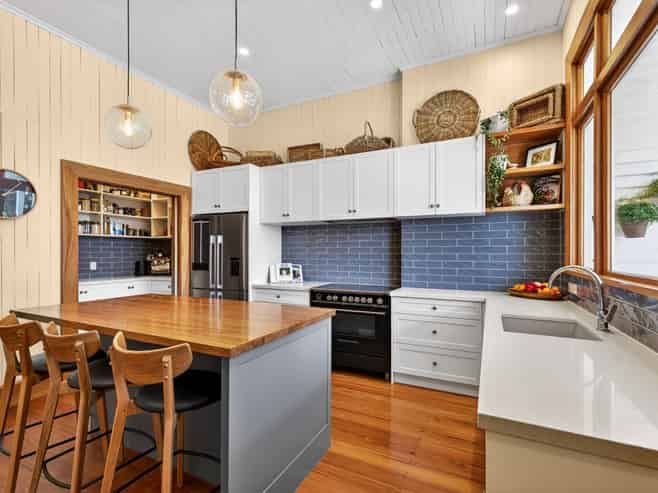 503 King Street South, Hastings