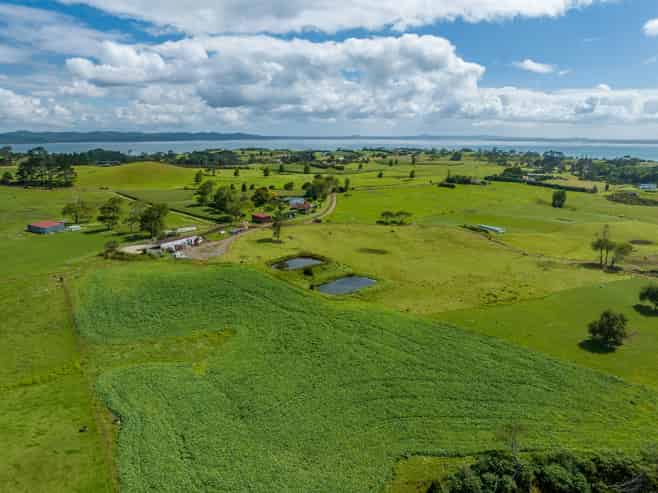 312 Grahams Beach Road, Manukau Heads