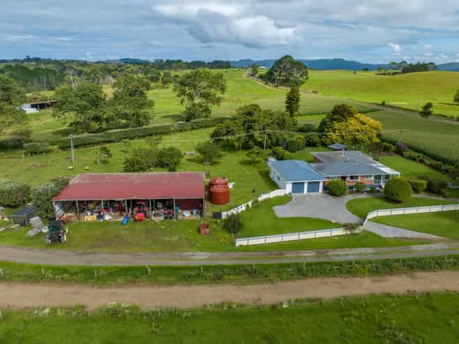 312 Grahams Beach Road, Manukau Heads