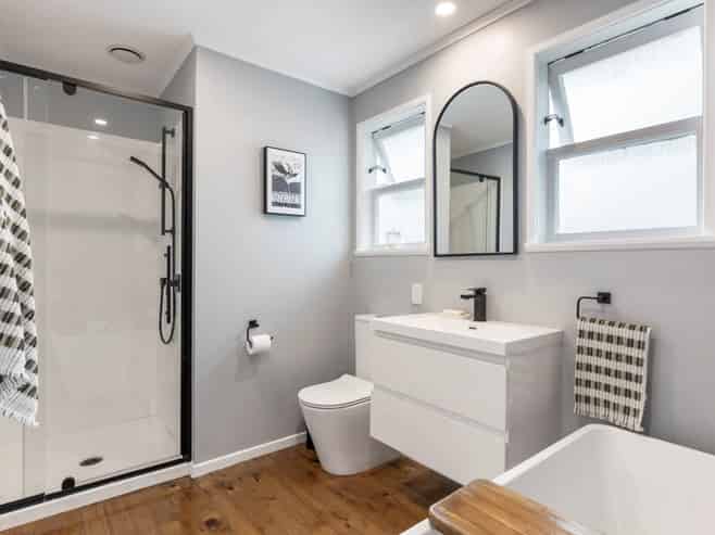 2/99 Hobsonville Road, West Harbour