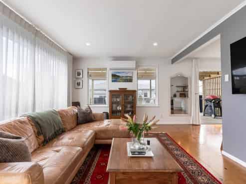 2/99 Hobsonville Road, West Harbour