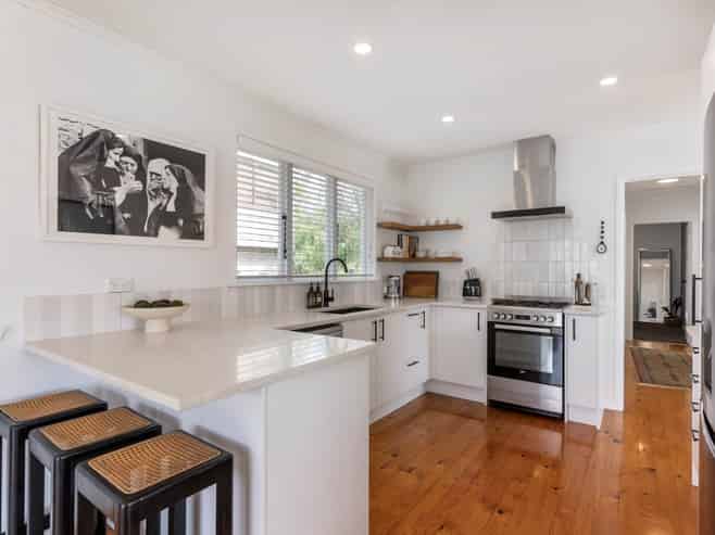 2/99 Hobsonville Road, West Harbour