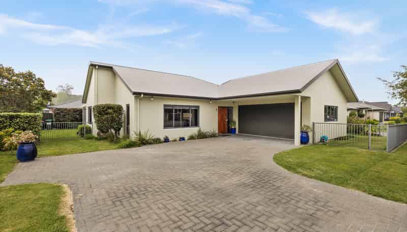 1 Pinotage Drive, Greenmeadows
