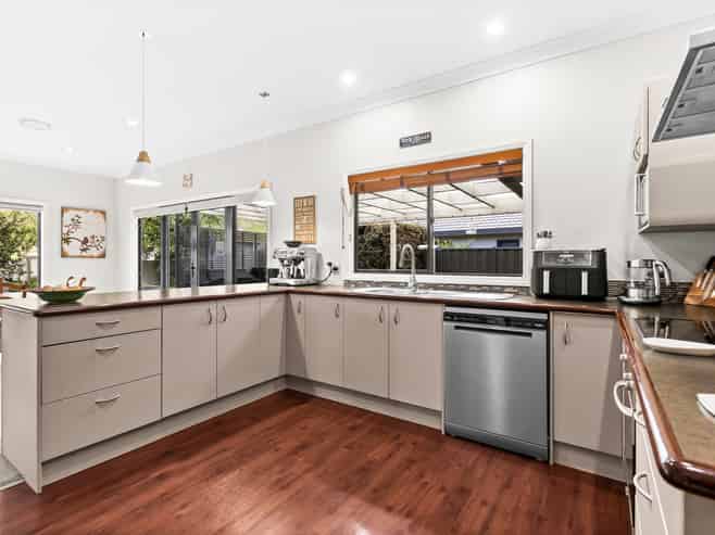 1 Pinotage Drive, Greenmeadows