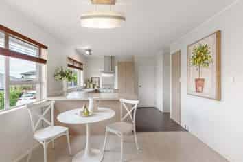 2/2 Quentin Ave, Epsom