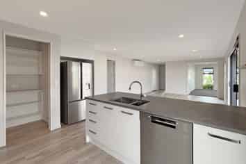 14 Dalness Cr, Halswell