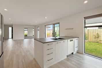 14 Dalness Cr, Halswell