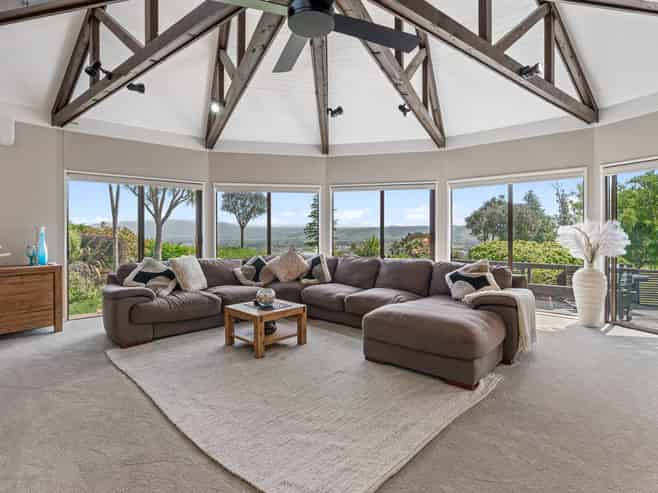 81 Chain Hills Road, Fairfield