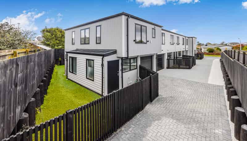 10B & 10C Tinkler Place, Favona