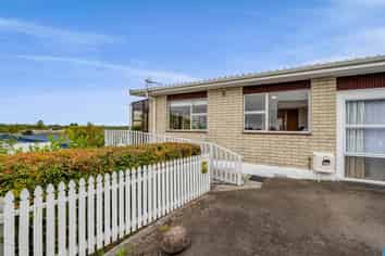 15B Mayfair Place, Westown