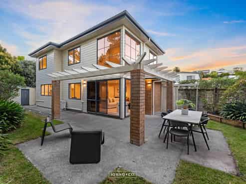 2/13 Alfred Street, Northcote Point