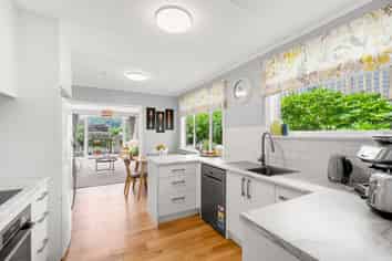 67 Bird Grove, Stokes Valley