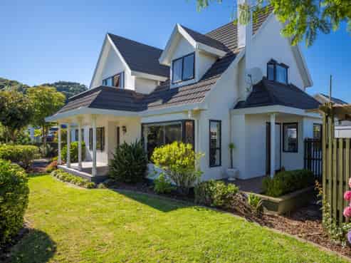 86 Halifax Street East, The Wood