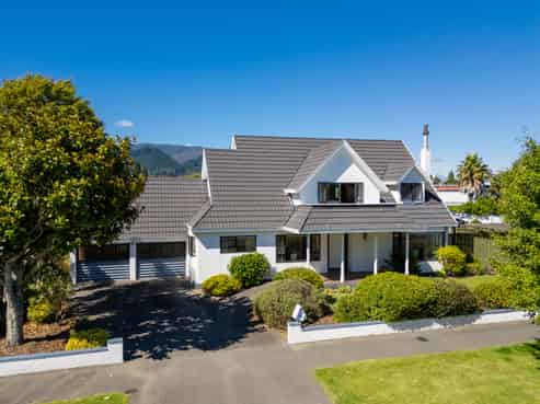 86 Halifax Street East, The Wood