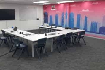 Versatile Commercial Space!!