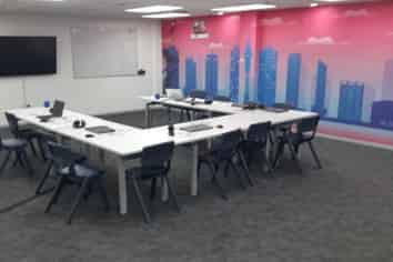 Versatile Commercial Space!!