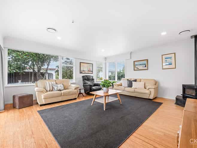 3 Ashdown Way, Silverstream