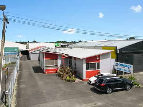 Functional mix of office, warehouse, and yard