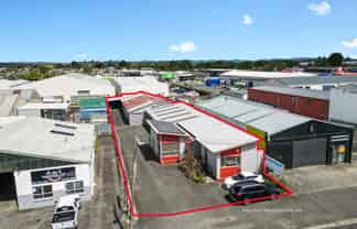 Functional mix of office, warehouse, and yard