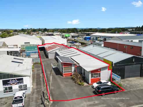 Functional mix of office, warehouse, and yard