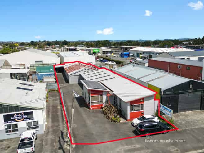 Functional mix of office, warehouse, and yard