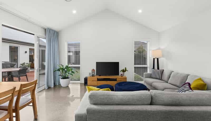 8 Horton Close, Frimley