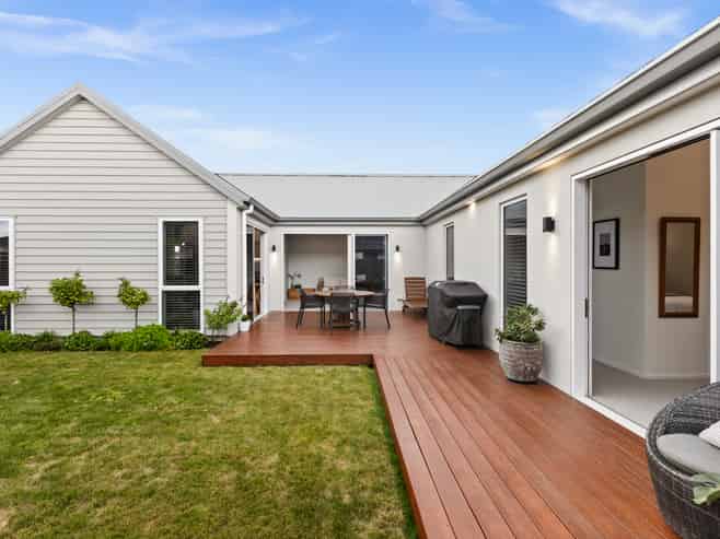 8 Horton Close, Frimley