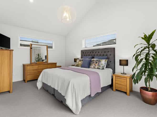 8 Horton Close, Frimley