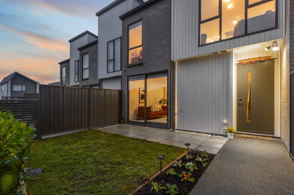 Smart, Stylish & Effortless Living in Kenepuru Landing 3