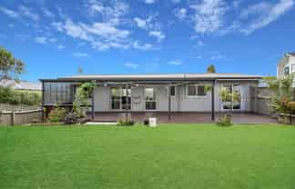 44 Bond Crescent, Forrest Hill