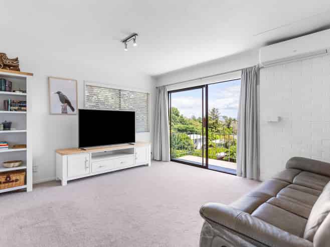 9 Sispara Place, Beach Haven