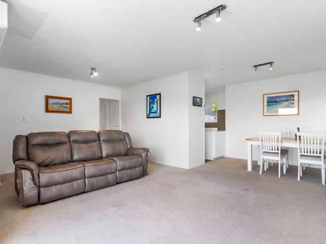 9 Sispara Place, Beach Haven