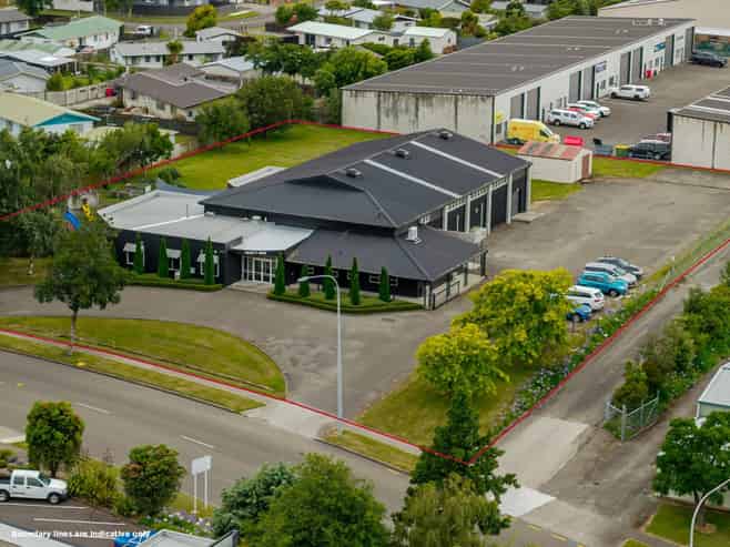 Outstanding, modern, well-presented warehouse