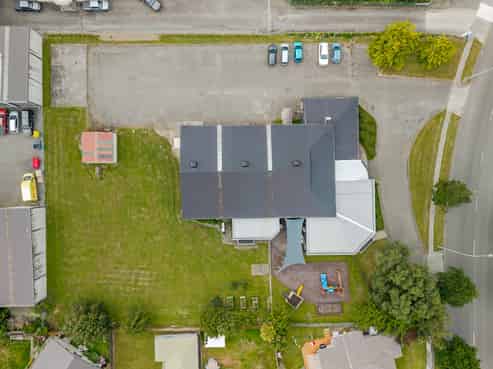 Outstanding, modern, well-presented warehouse