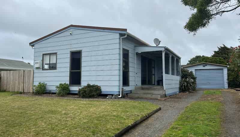 20 Norfolk Cresent , Otaki Beach