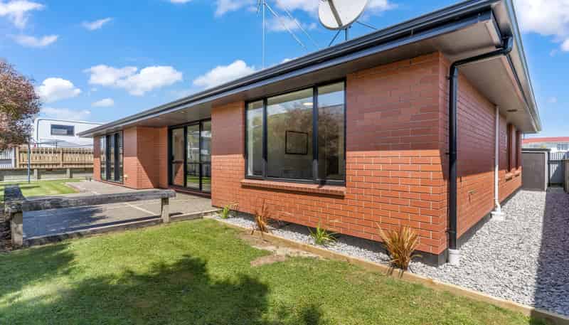 32 Welsh Road, Winton