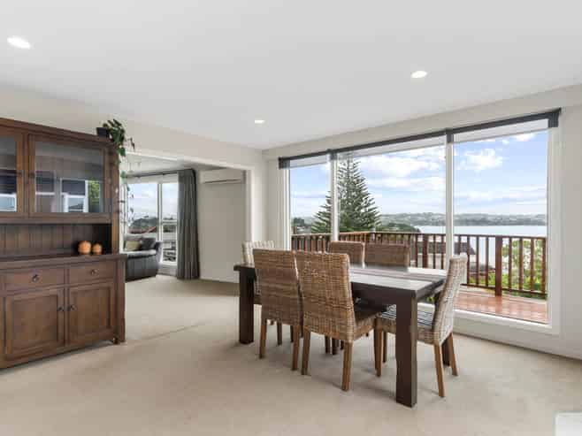1104 Whangaparaoa Road, Tindalls Beach