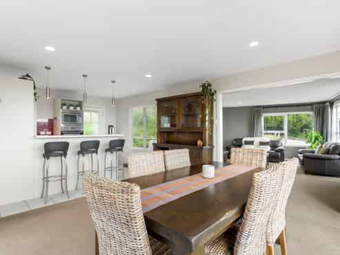 1104 Whangaparaoa Road, Tindalls Beach