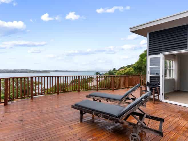 1104 Whangaparaoa Road, Tindalls Beach