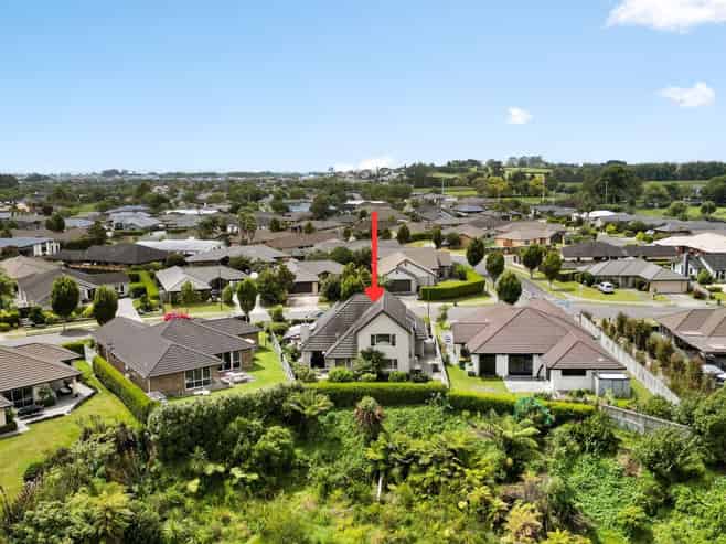 194 Saint James Drive, Huntington