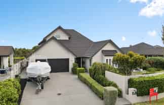 194 Saint James Drive, Huntington