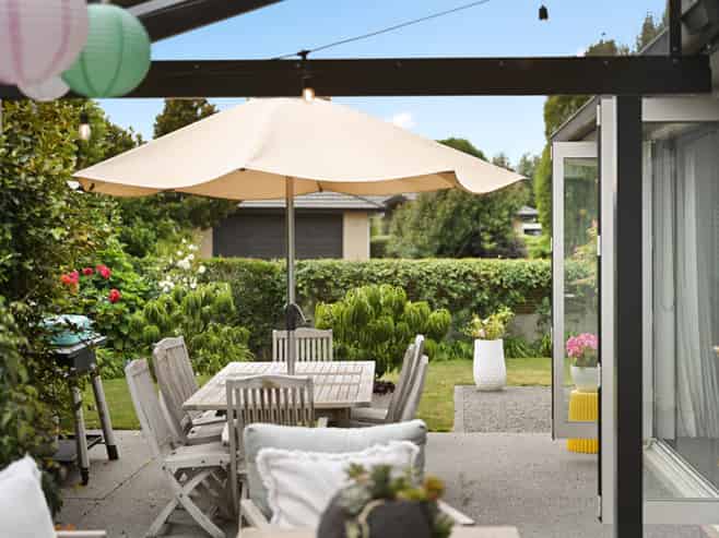 194 Saint James Drive, Huntington