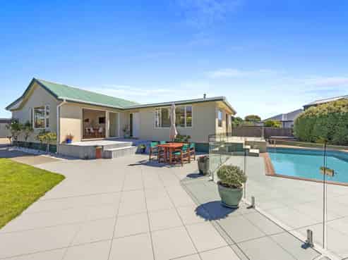 232 Lake Terrace Road, Shirley