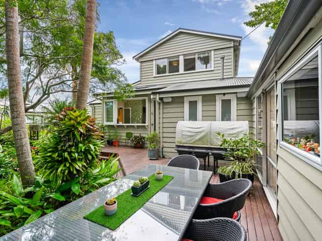 1/9A Regent Street, Devonport