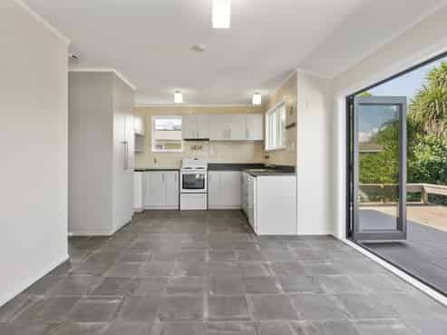 51 Pandora Avenue, Sunnybrook